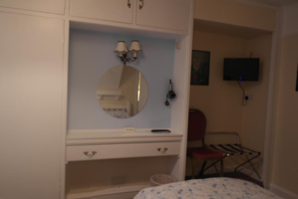 Monravon Guest House Holyhead Kamer foto