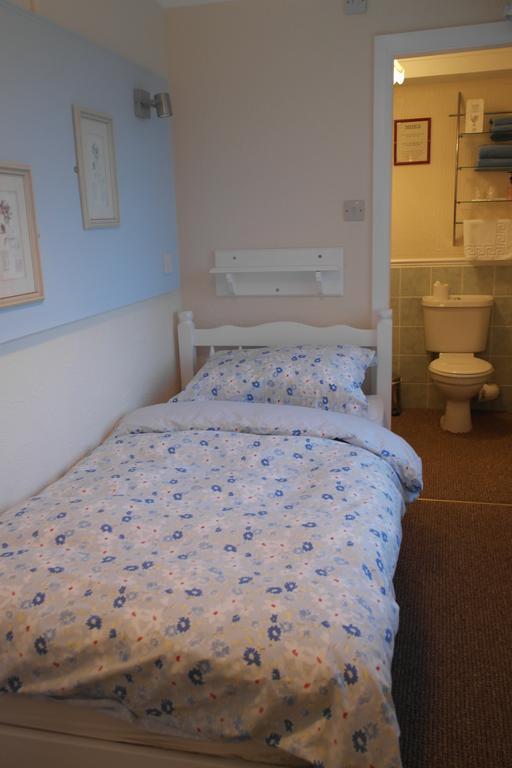 Monravon Guest House Holyhead Buitenkant foto